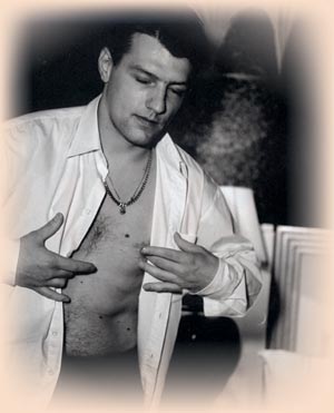Escort gigolo, gezelschapsman voor liefde en intimiteit, massage en sensualiteit